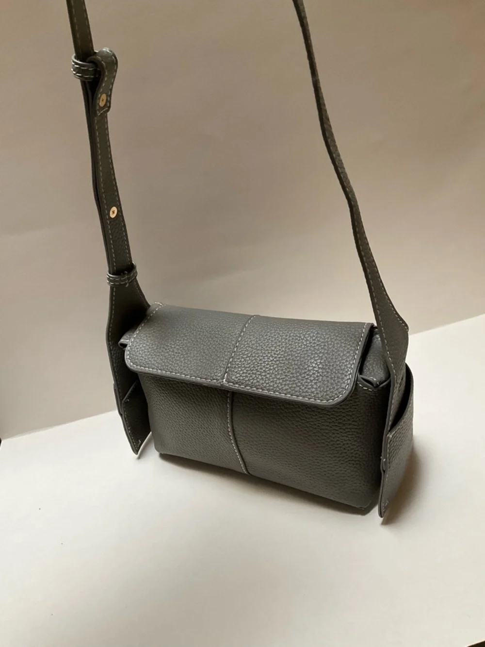 Gray Pebbled Leather short Crossbody Shoulder Bag High-end Niche Fashion Songeyi